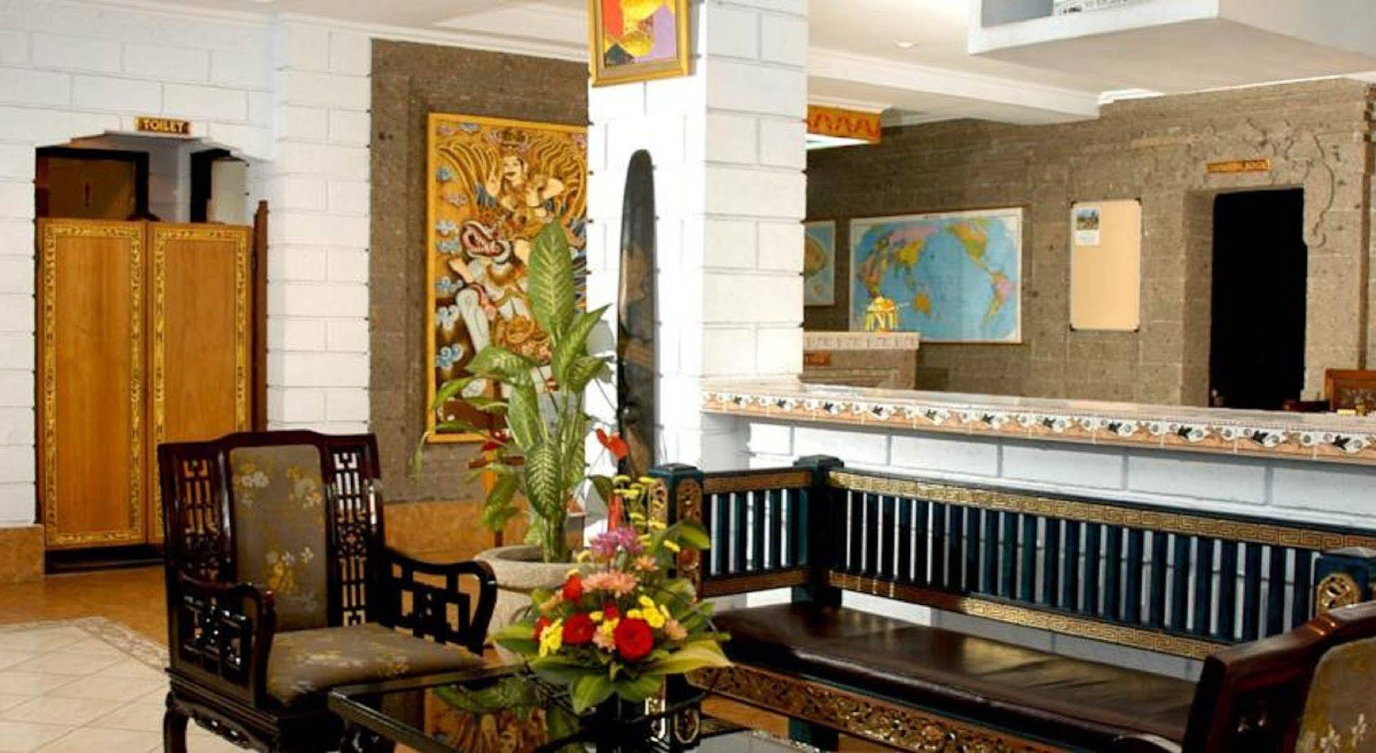 Vilarisi Hotel Legian  Exterior photo